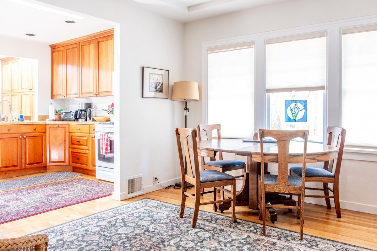 Lovely 4BR house with patio, hot tub (Stanford) gallery image 3