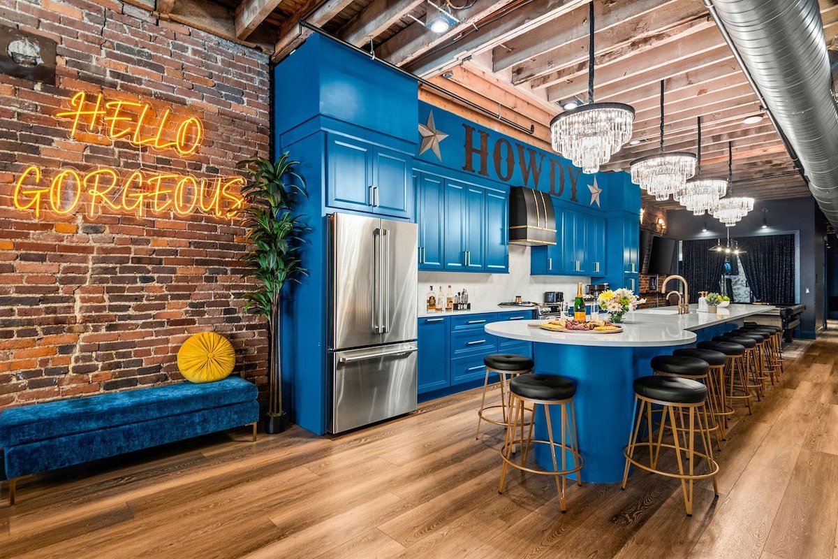 Historic loft near Ryman w/ river view gallery image 4