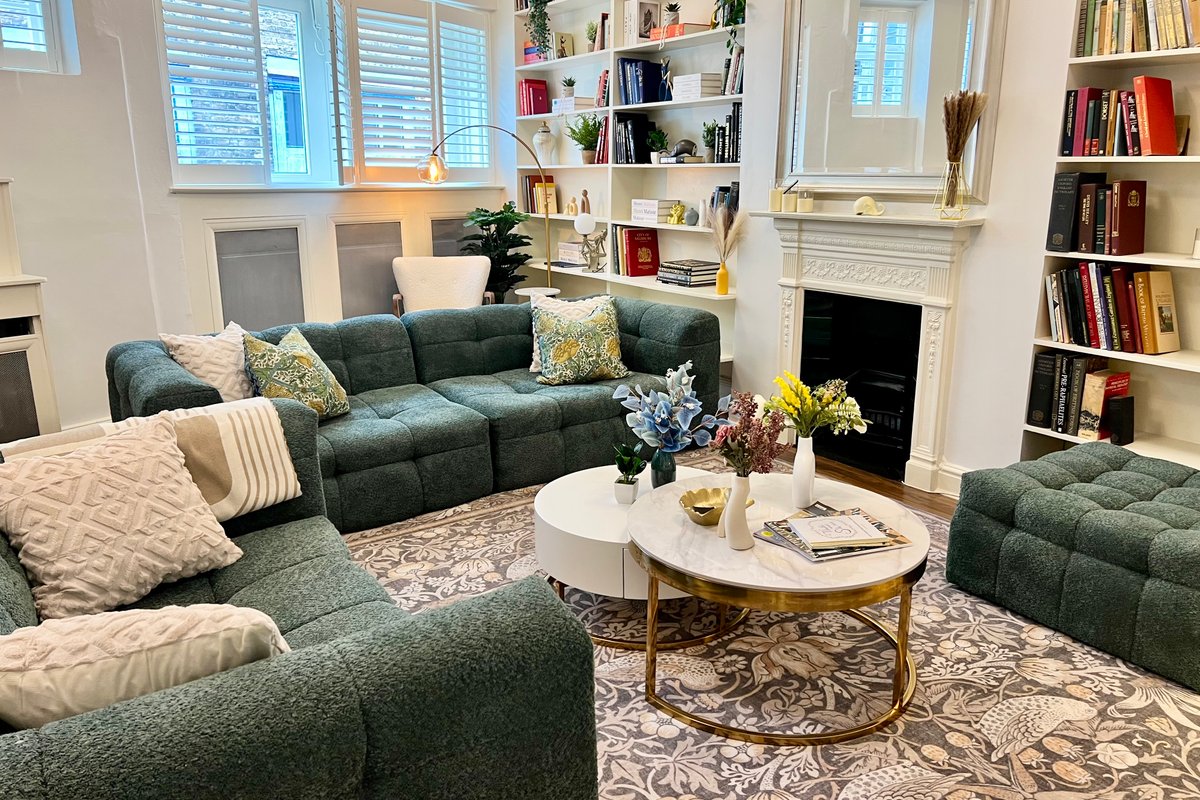 Gorgeous Mews House With Spacious Roof terrace