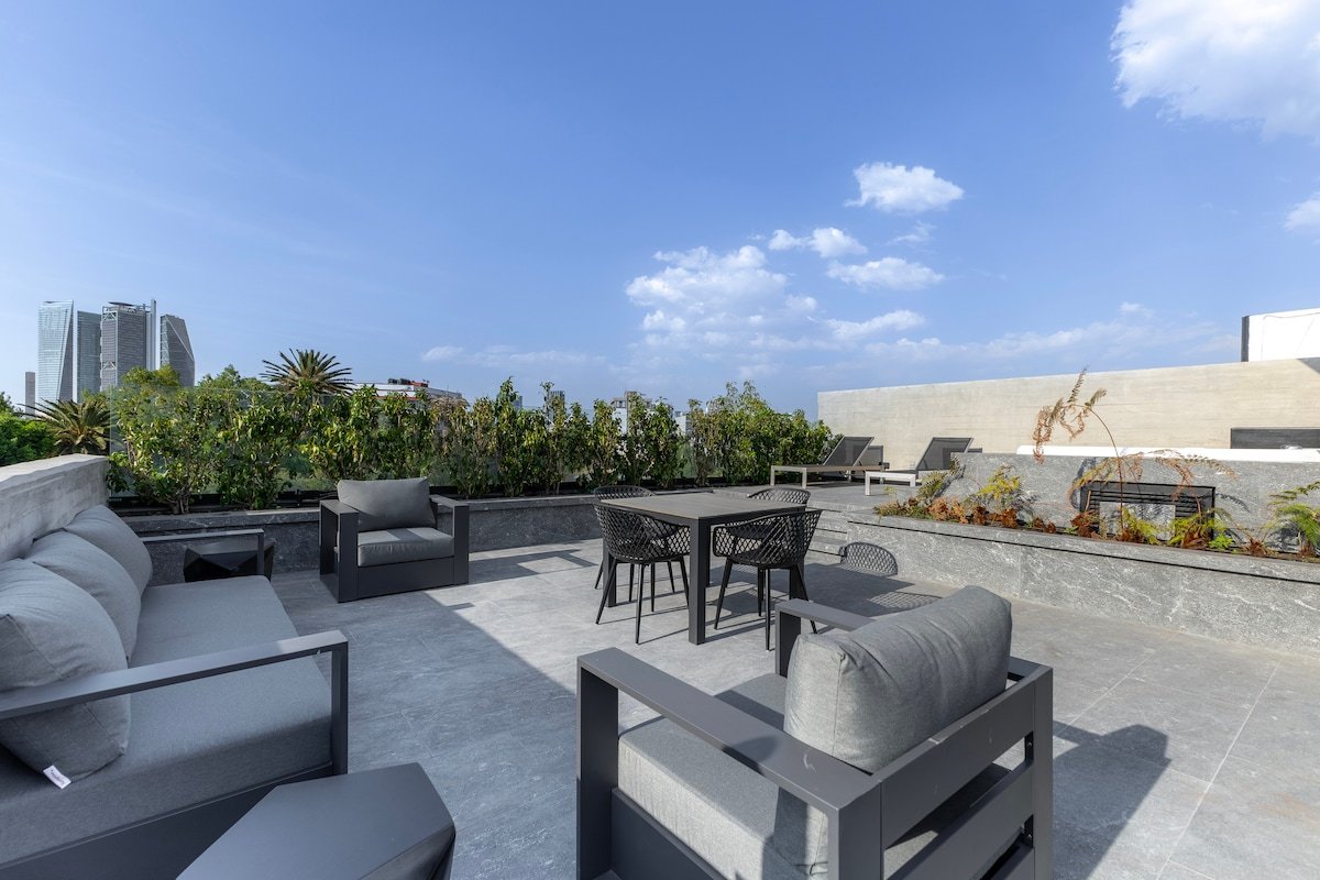 Capitalia | Park Condesa w/ Balcony Views gallery image 3