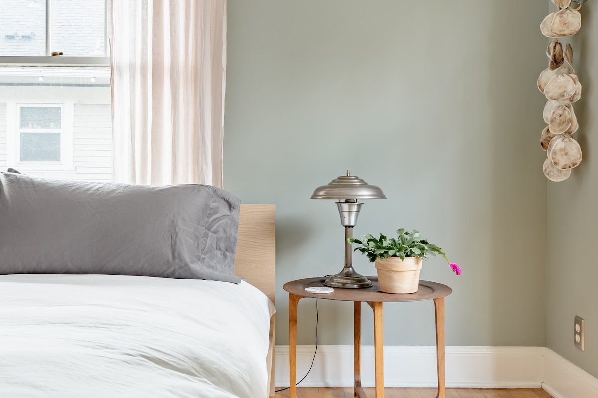 Laurelhurst Park Retreat, light-filled and fun. gallery image 4