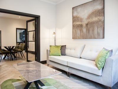 Bright & Modern Manchester Home | Free Parking