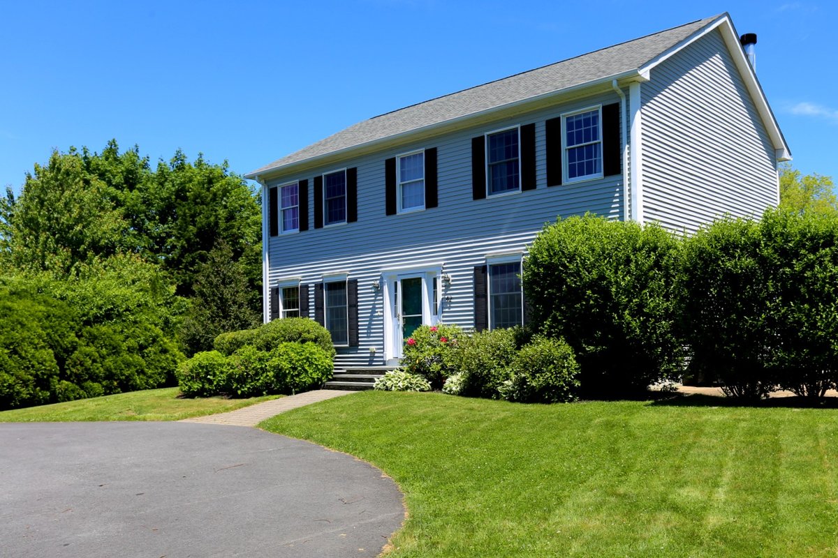 Entire 4 Bedroom Home in Middletown / Newport East