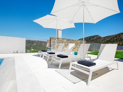 Brand new 6 bedroom Villa Tetragon