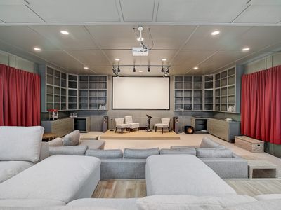 Scenic 5BR Ranch on 3 Acres w/Cinema – Near Austin