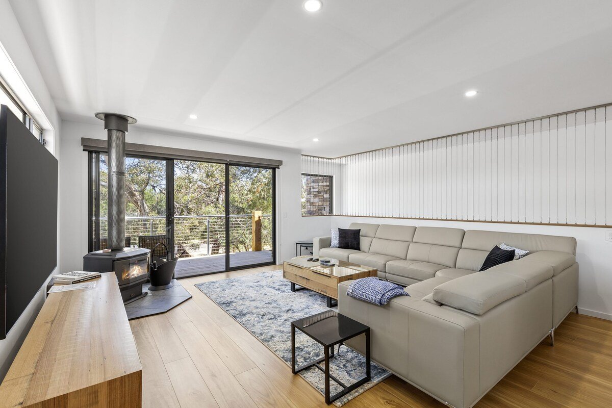 Holmly 2 – Premium Position, Walk to Everything! gallery image 3