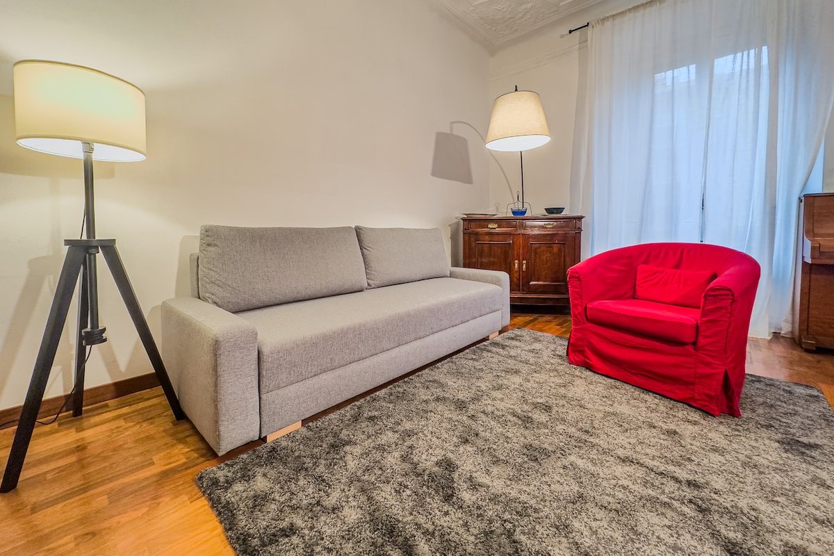 [isola district] milan apartment gallery image 2