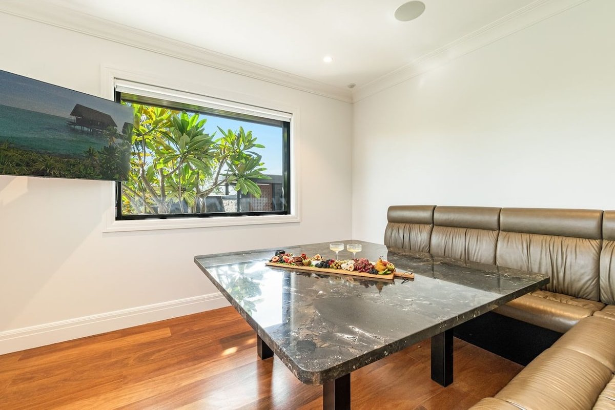 Jasmine cove | Exclusive Waterfront Estate gallery image 5