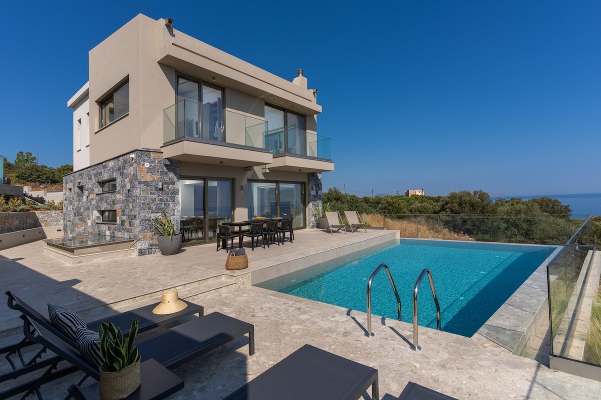 Villa Onyx – With Private Heated Pool gallery image 5