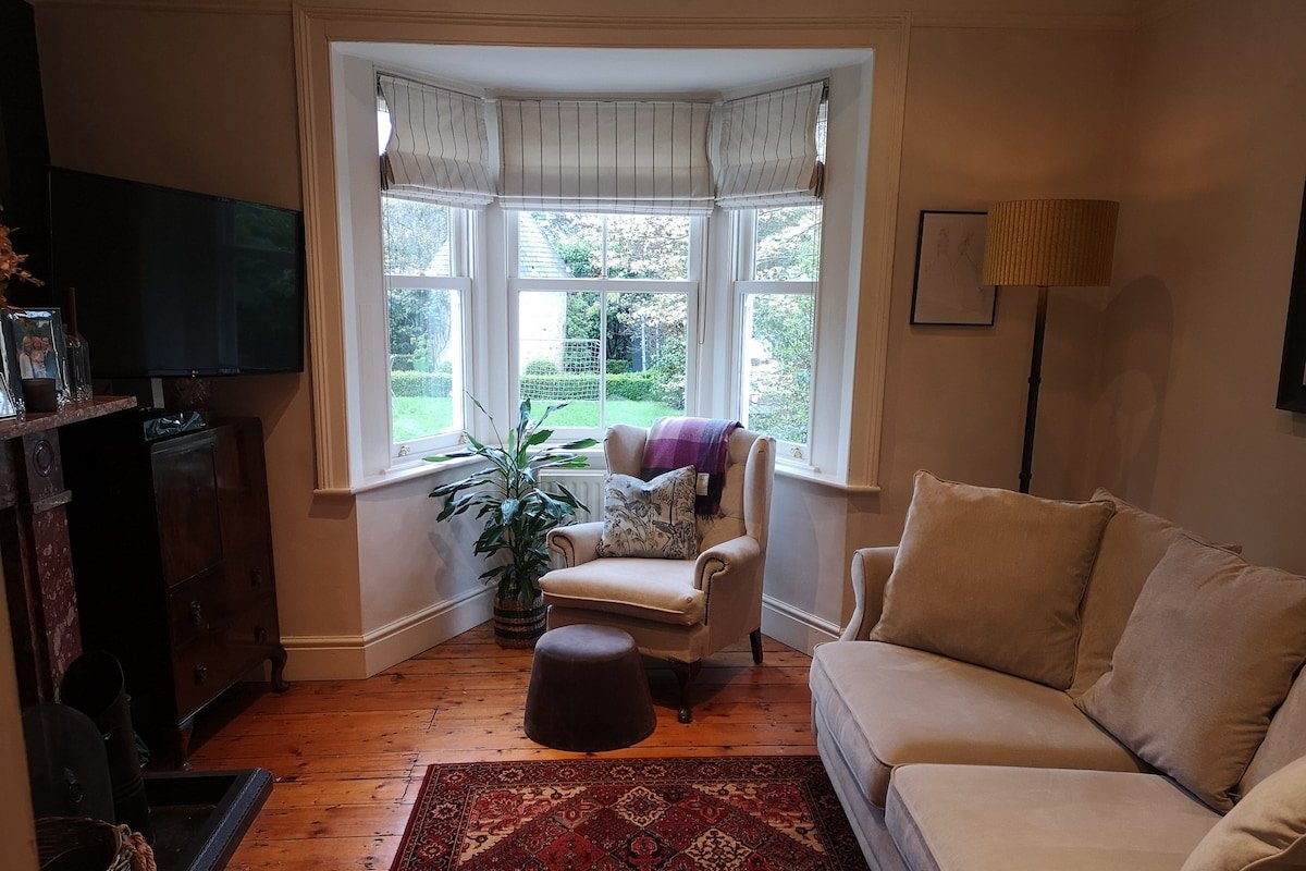 Spacious Family Home Close to City Centre gallery image 5