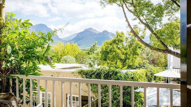 Macaron Boutique Guest House Superior King with mountain views