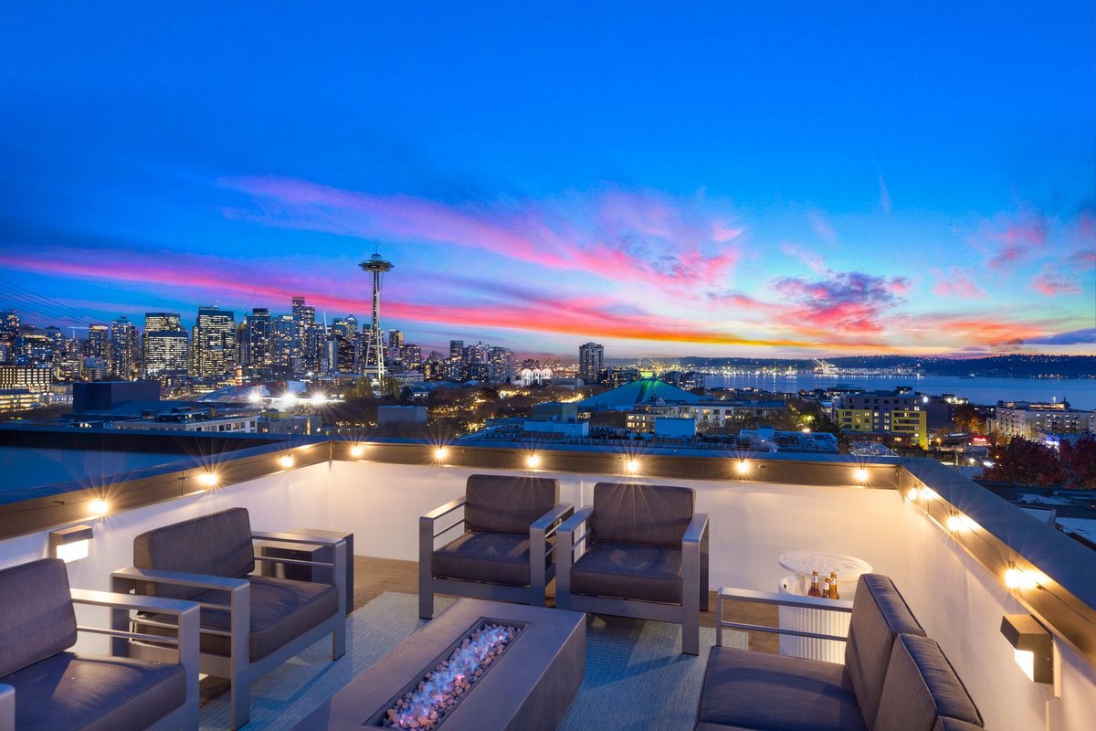 Upscale Seattle Escape |Stunning Skyline View