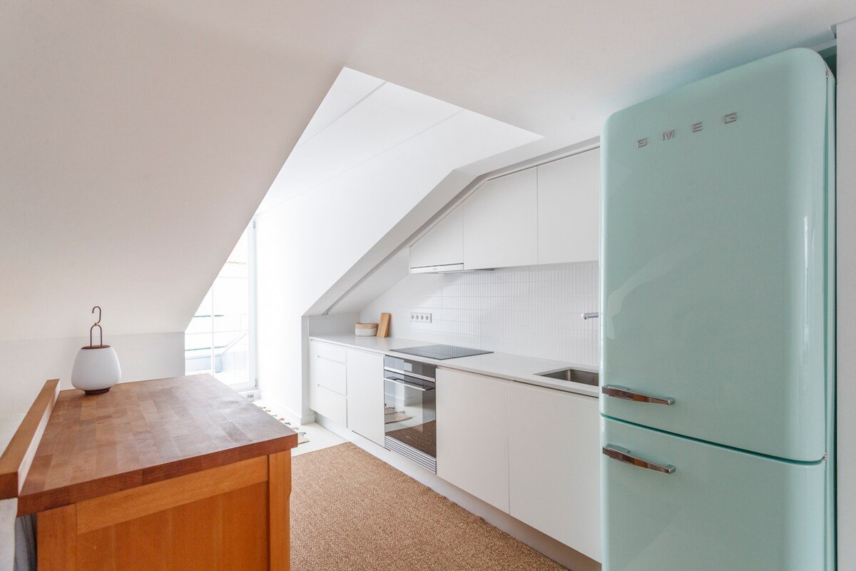 Sophisticated 3BR in Historic Chiado Sleeps 10 gallery image 5