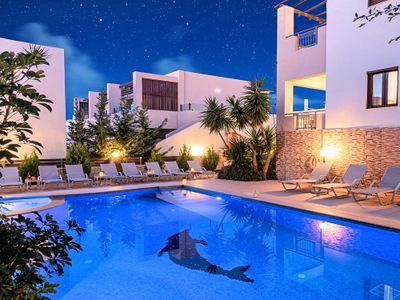 Aazure Villa Beachside 28 guests