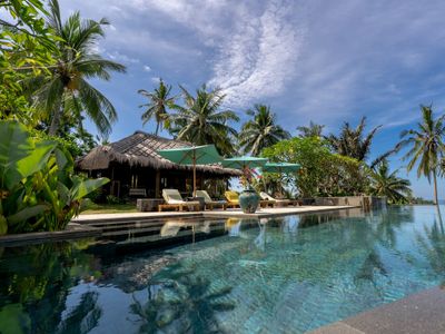 Hideaway 5BR Oasis by Yeh Leh Beach for Tennis Fan