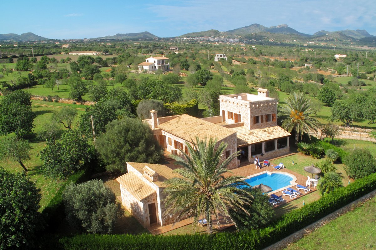 VILLA SES FIGUERES HOUSE WITH POOL AND INTERNET