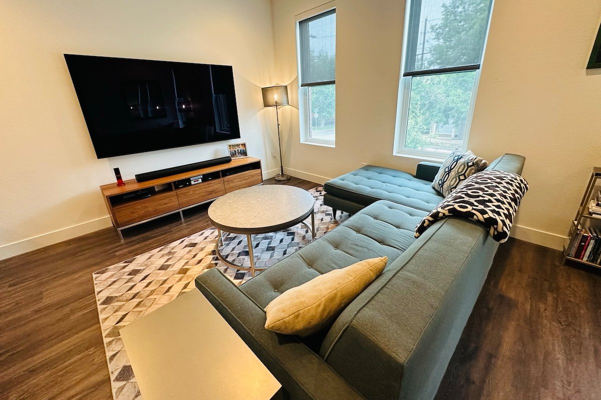 Downtown Denver Smart House gallery image 3