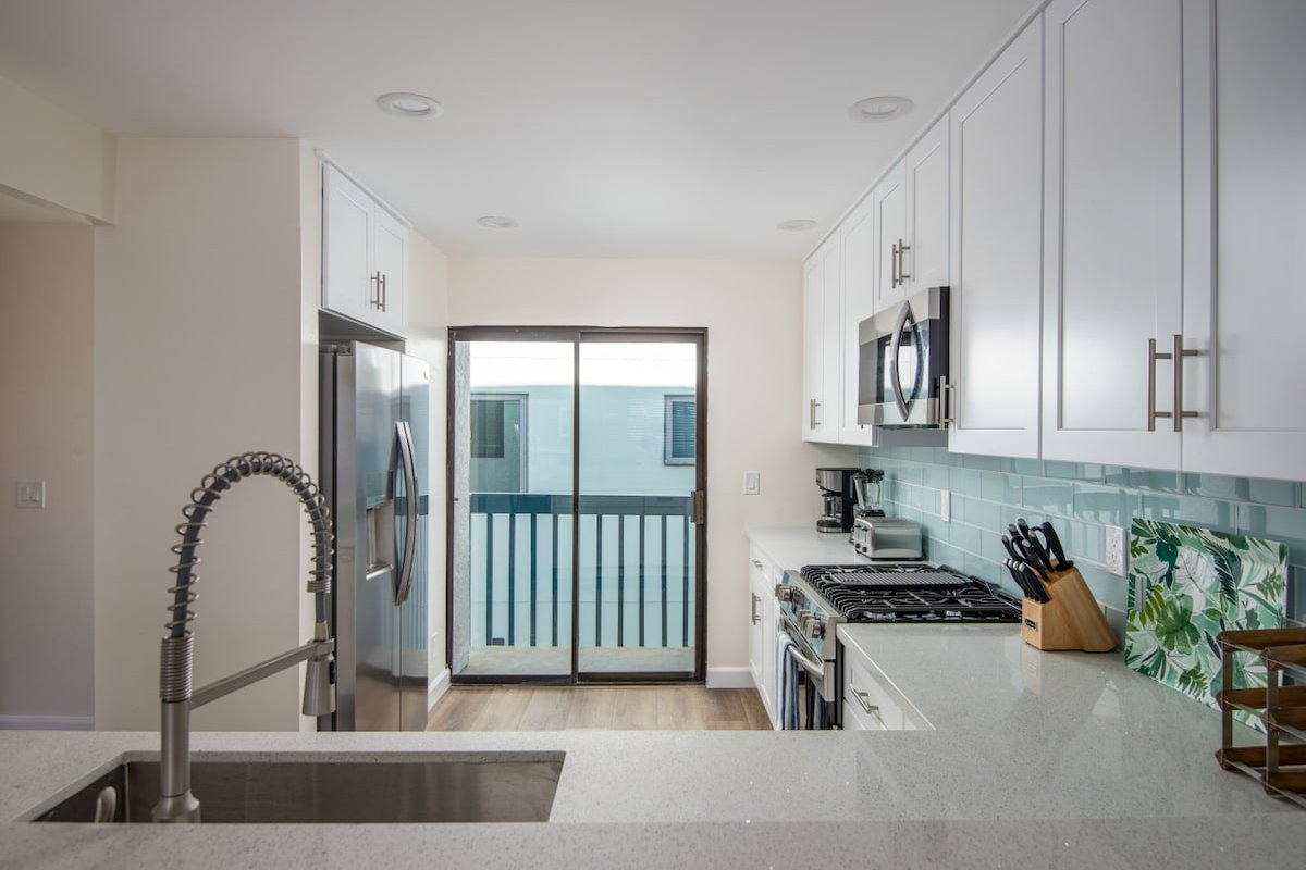 R&R Retreat Beautiful bayside 3 bedroom 3.5 bath gallery image 3