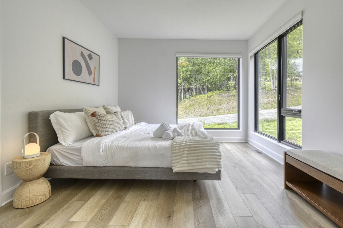 Ultra Luxurious & Modern Oasis: Private Spa/Sauna gallery image 3