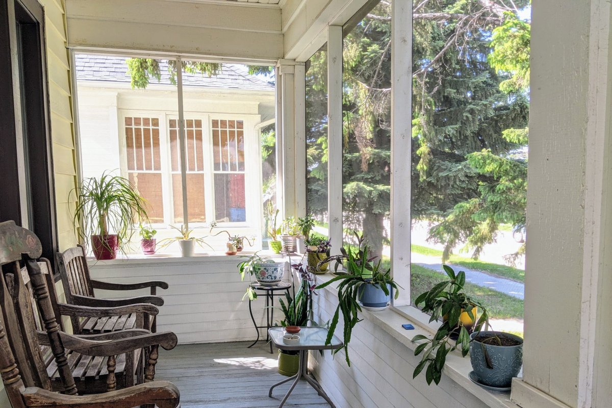 ☀Sunny Character☀7 mins to downtown w fenced yard