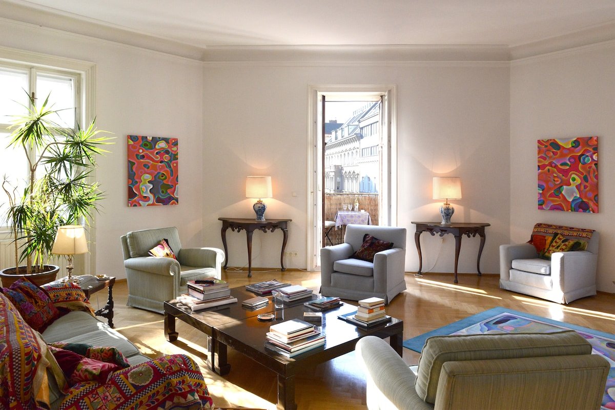 delightful sunbathed city-apartment gallery image 2