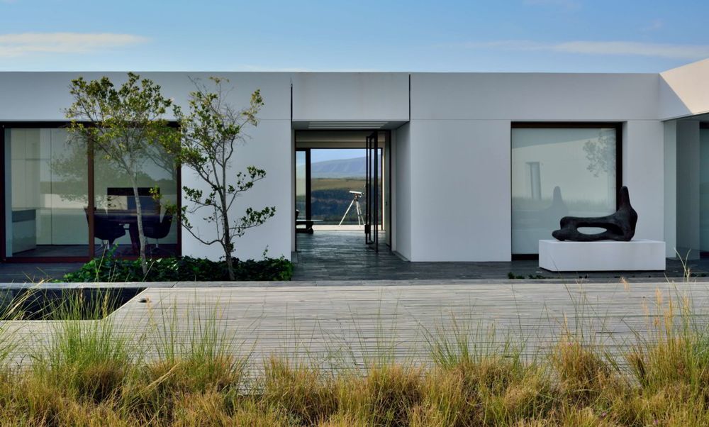 Photo 2 of The White House accommodation in Plettenberg Bay, Cape Town with 5 bedrooms and  bathrooms