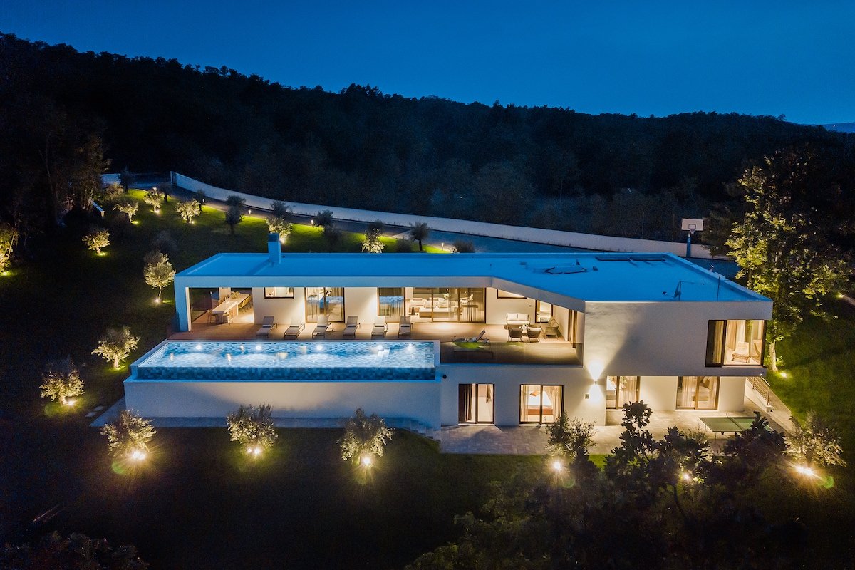 Luxury family villa Nicol Tireli