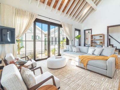 Java Villa Paradise + The PoolClub at Mahogany Bay