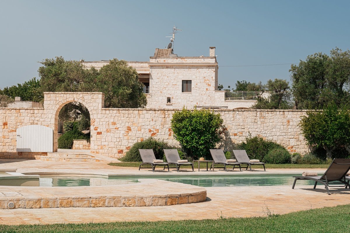 HelloApulia Masseria Petra Antica with Pool & Gym gallery image 4