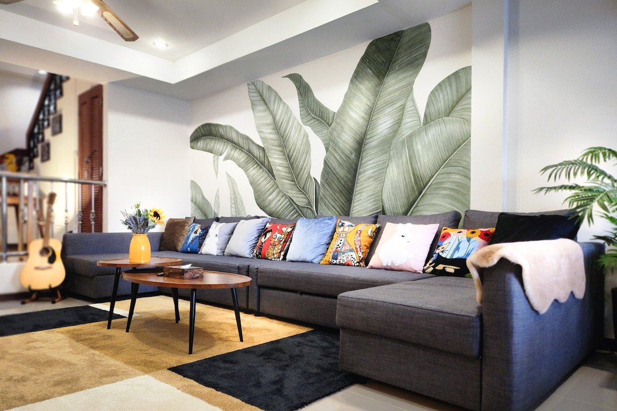 Asoke’s Hidden Gem – Cozy Stay Next to the Park! gallery image 4