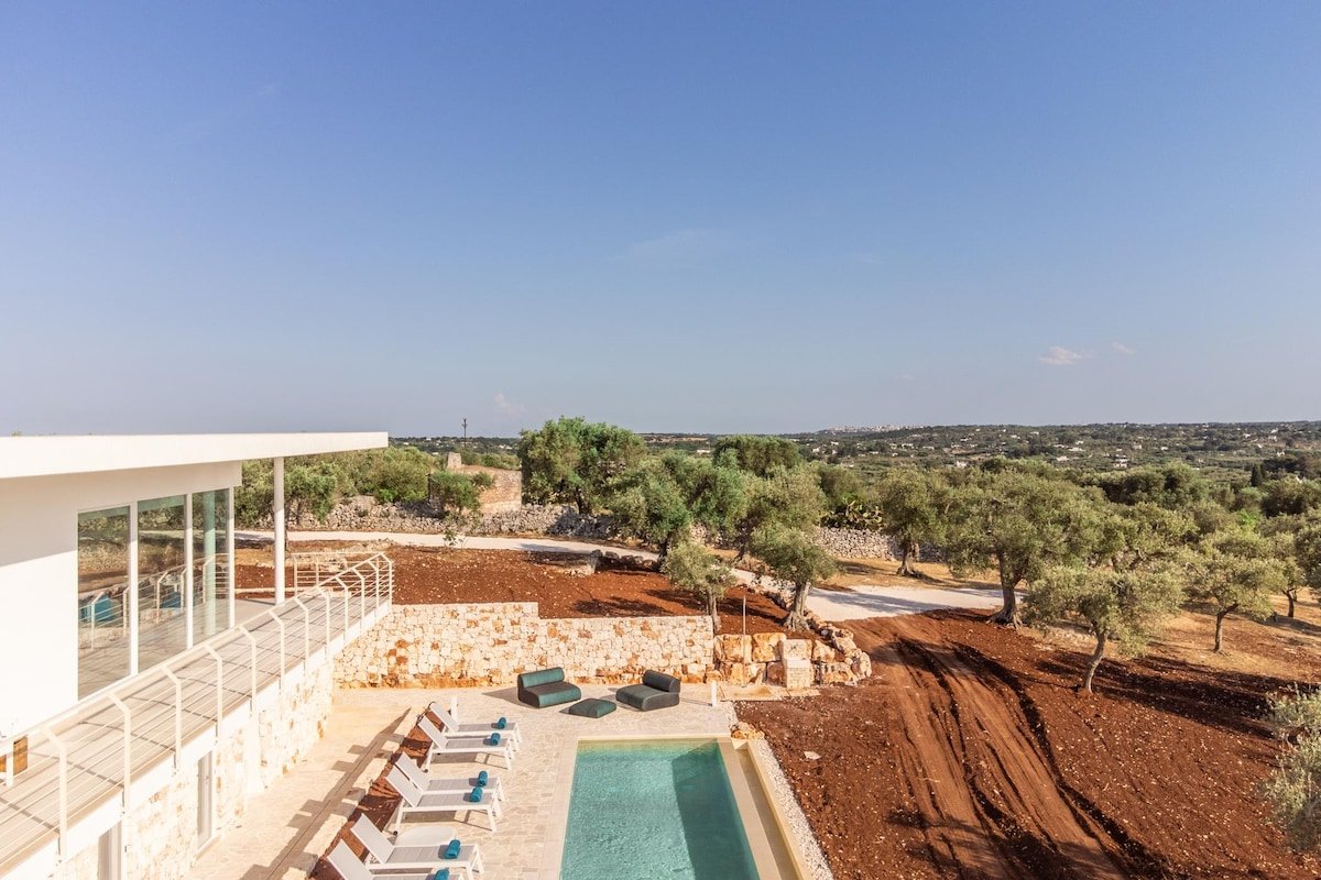 New Luxury PanItria with Infinity Pool gallery image 4