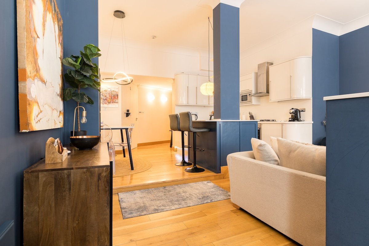 Stunning 2Bed 2Bath by Hyde Park gallery image 2