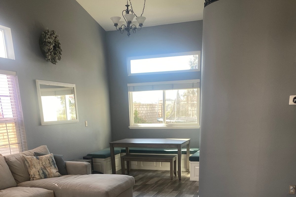 Quiet Family Friendly Home gallery image 5