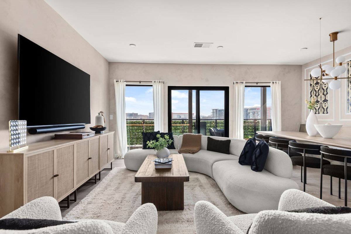 The Grand Social: Designer Condo close to Gulch