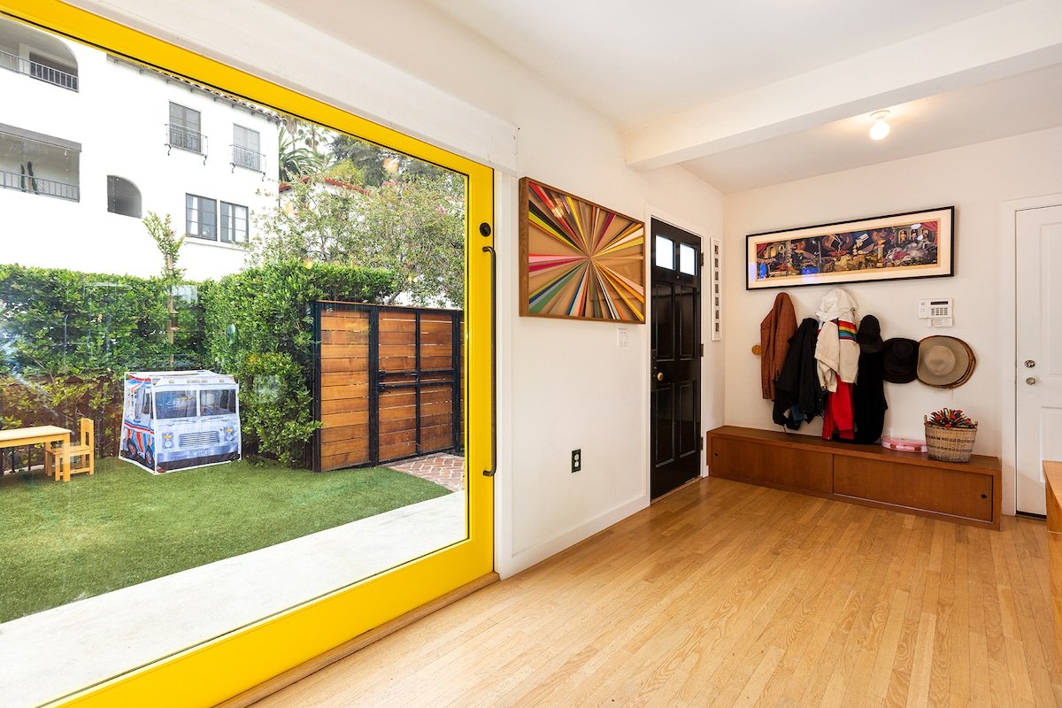 The Kenilworth – Silver Lake Reservoir Area Oasis! gallery image 4