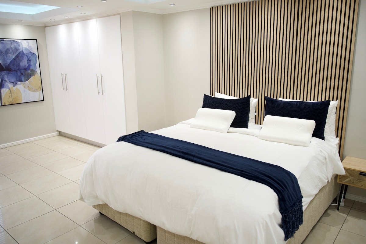 Top Notch. (beach front) gallery image 5