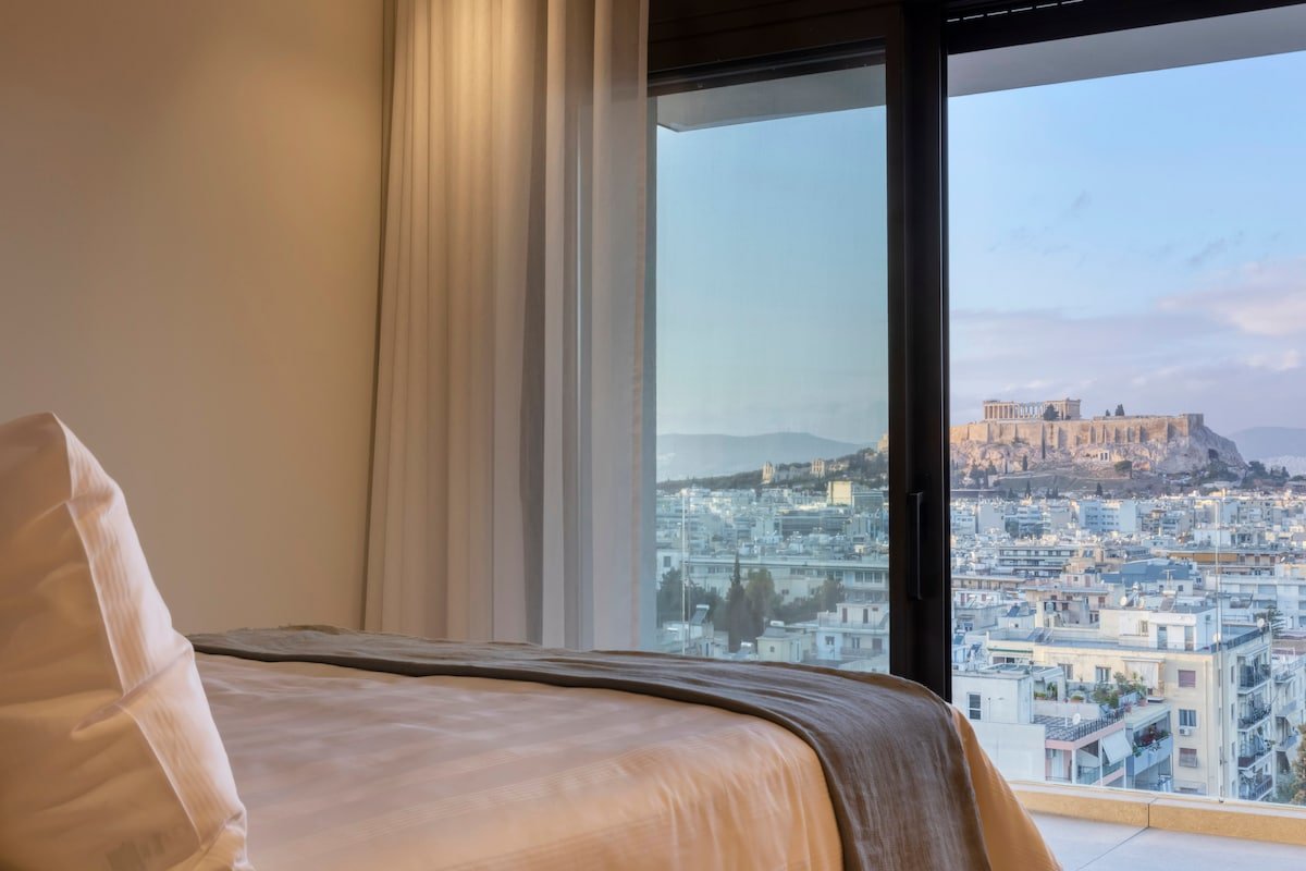 Elegant Penthouse Acropolis View gallery image 3