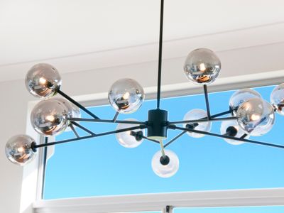 Peaceful Ridge Retreat – New Executive Residence