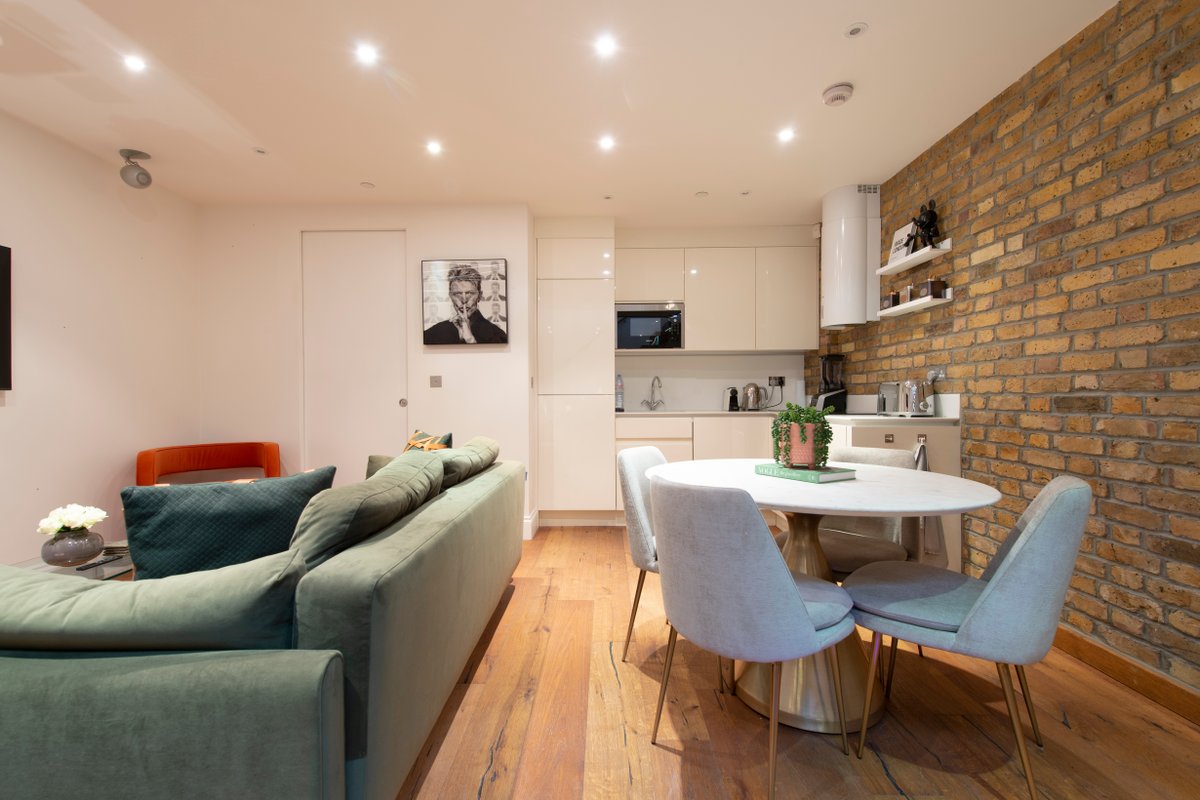 Stylish Soho Flat · 2 Bed 2 Bath · Central London