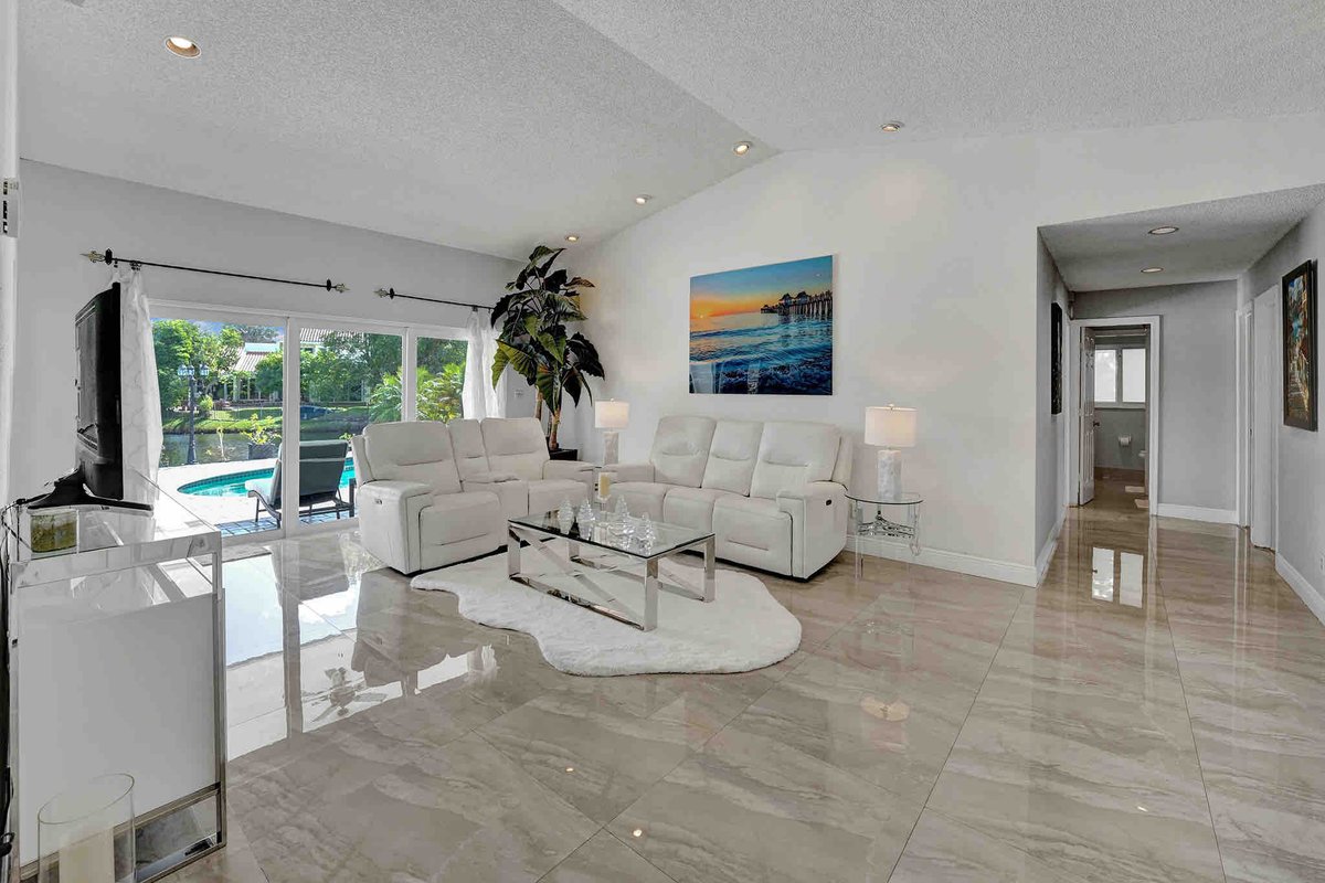 Calm & fun at Jacaranda