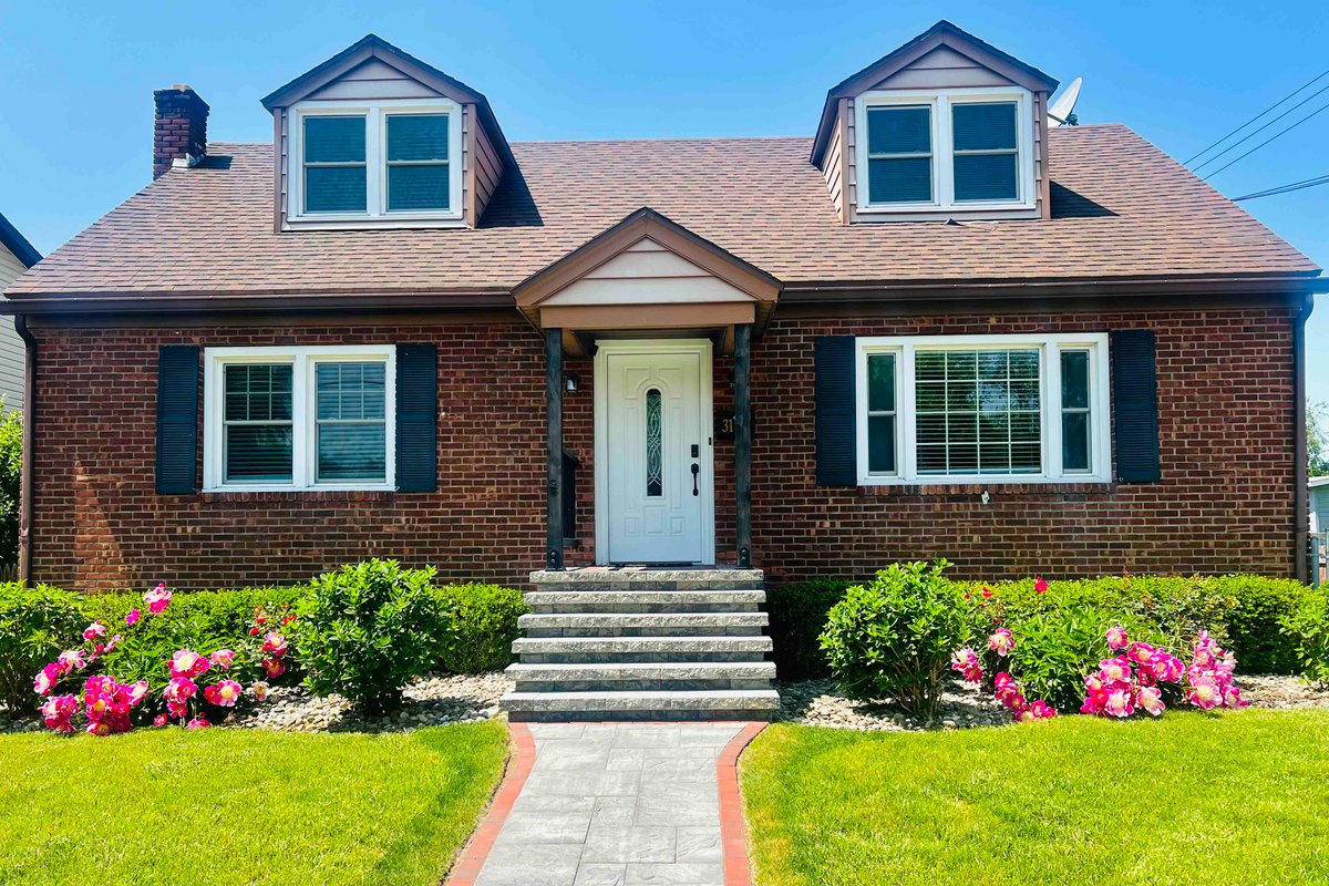 Boho-Chic Cape Conveniently Located