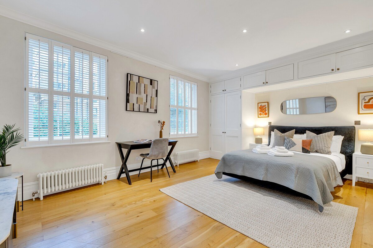 Belgravia Luxe 4Bed Mews with Roof Terrace gallery image 5