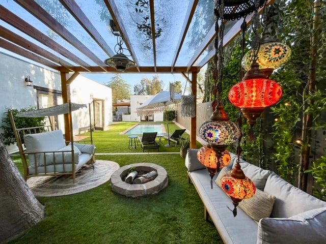 Zen in the City: Stylish Retreat gallery image 3