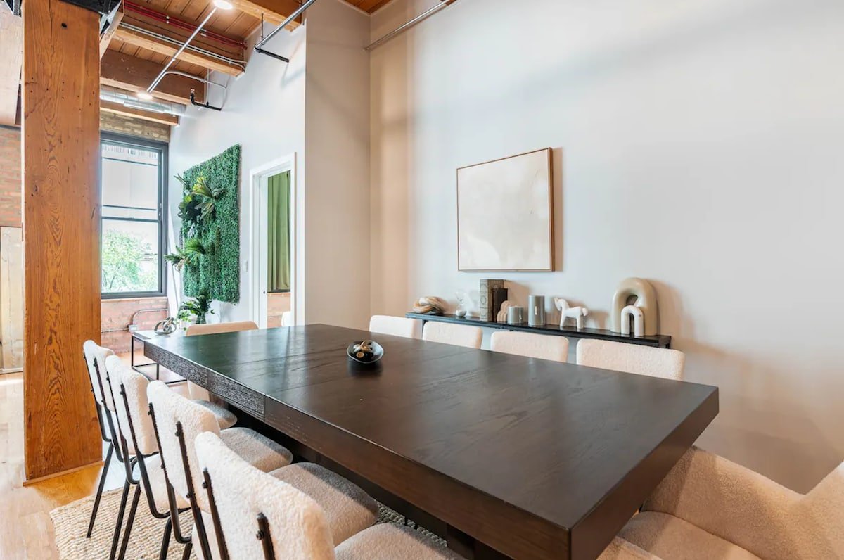 Steps to Nightlife • Pool Table + Deep Tub gallery image 4