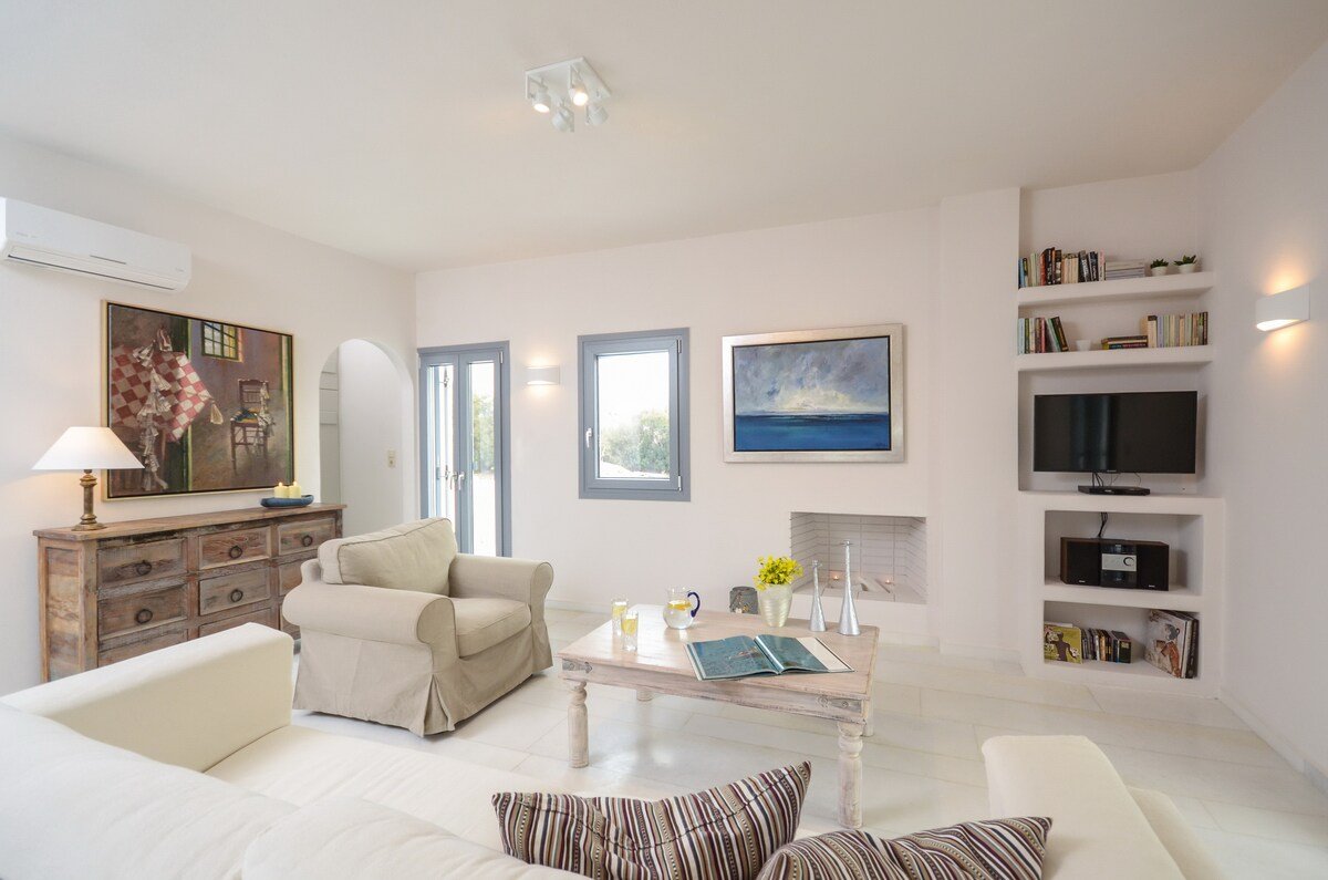 Seaside Naxos : 4BDR Villa Aphrodite @ Plaka Beach gallery image 4