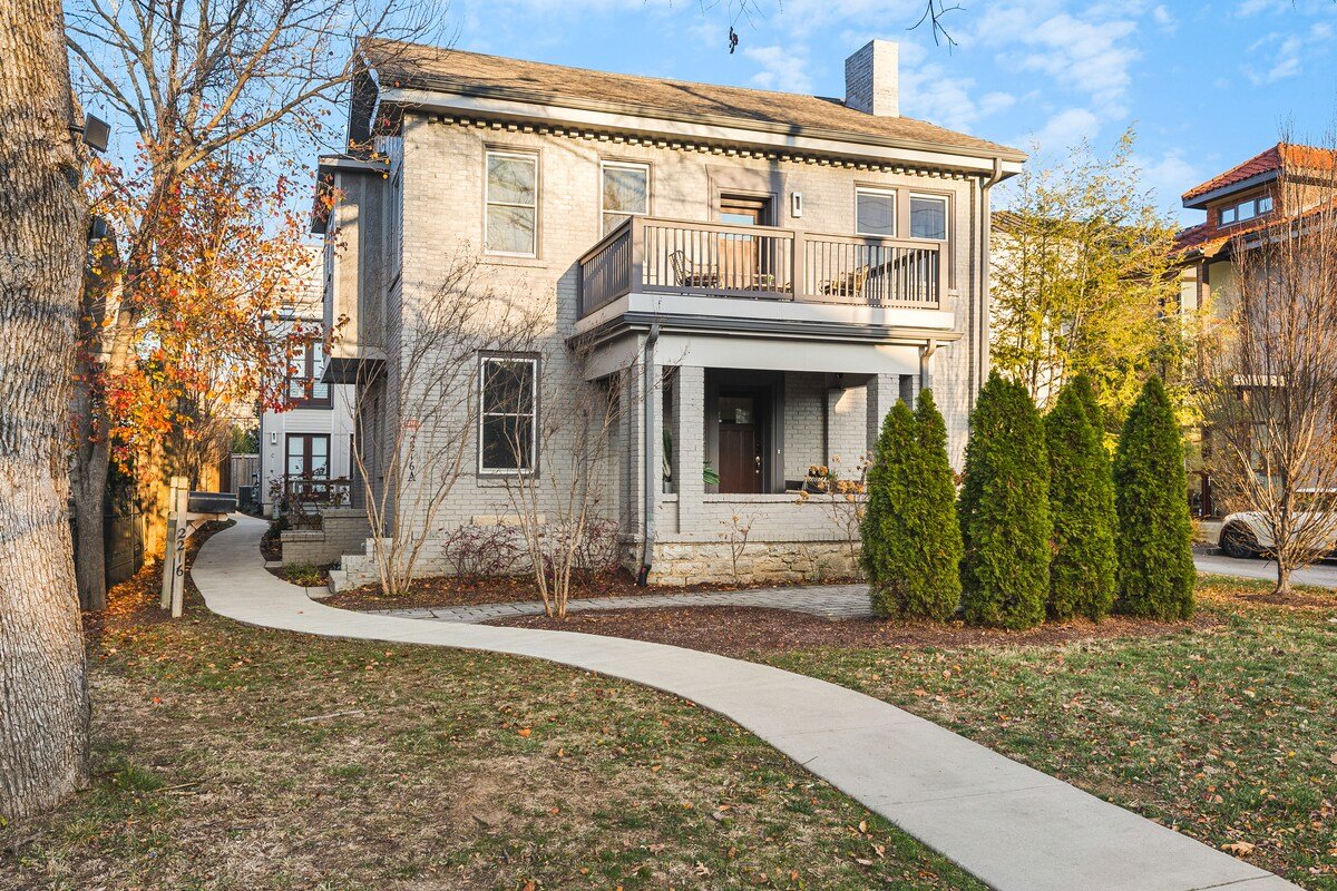 TWO Adjacent Homes in 12 South, Belmont -Sleeps 20 gallery image 5