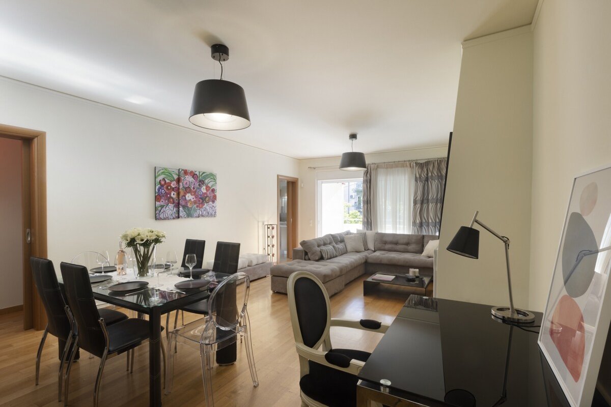 3br Prime Apt a breath away from the Acropolis! gallery image 3