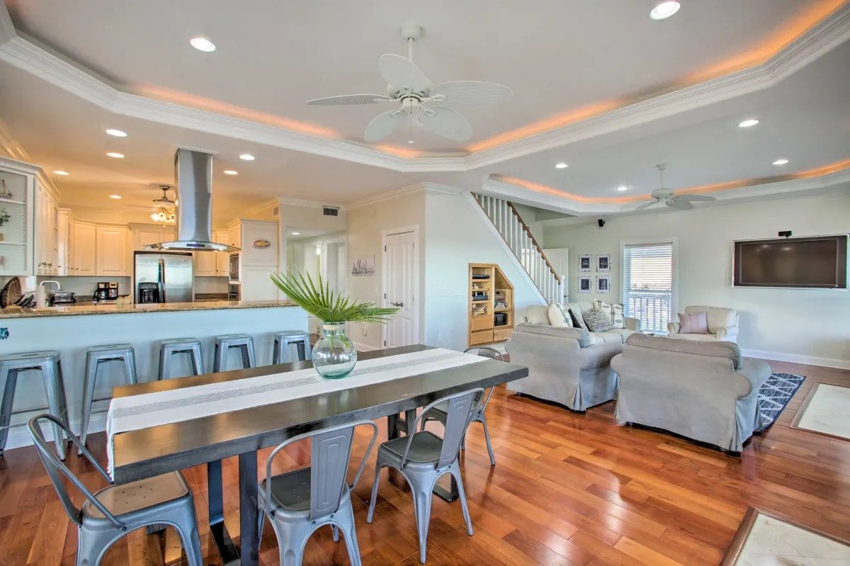 ‘Pelicans Perch’ Waterfront NOLA Haven w/ Pool! gallery image 4