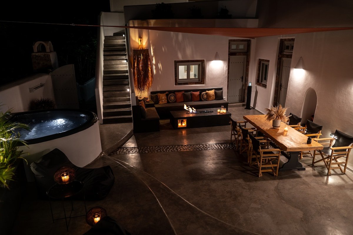 Cooper’s Cave house with heated Jacuzzi gallery image 5