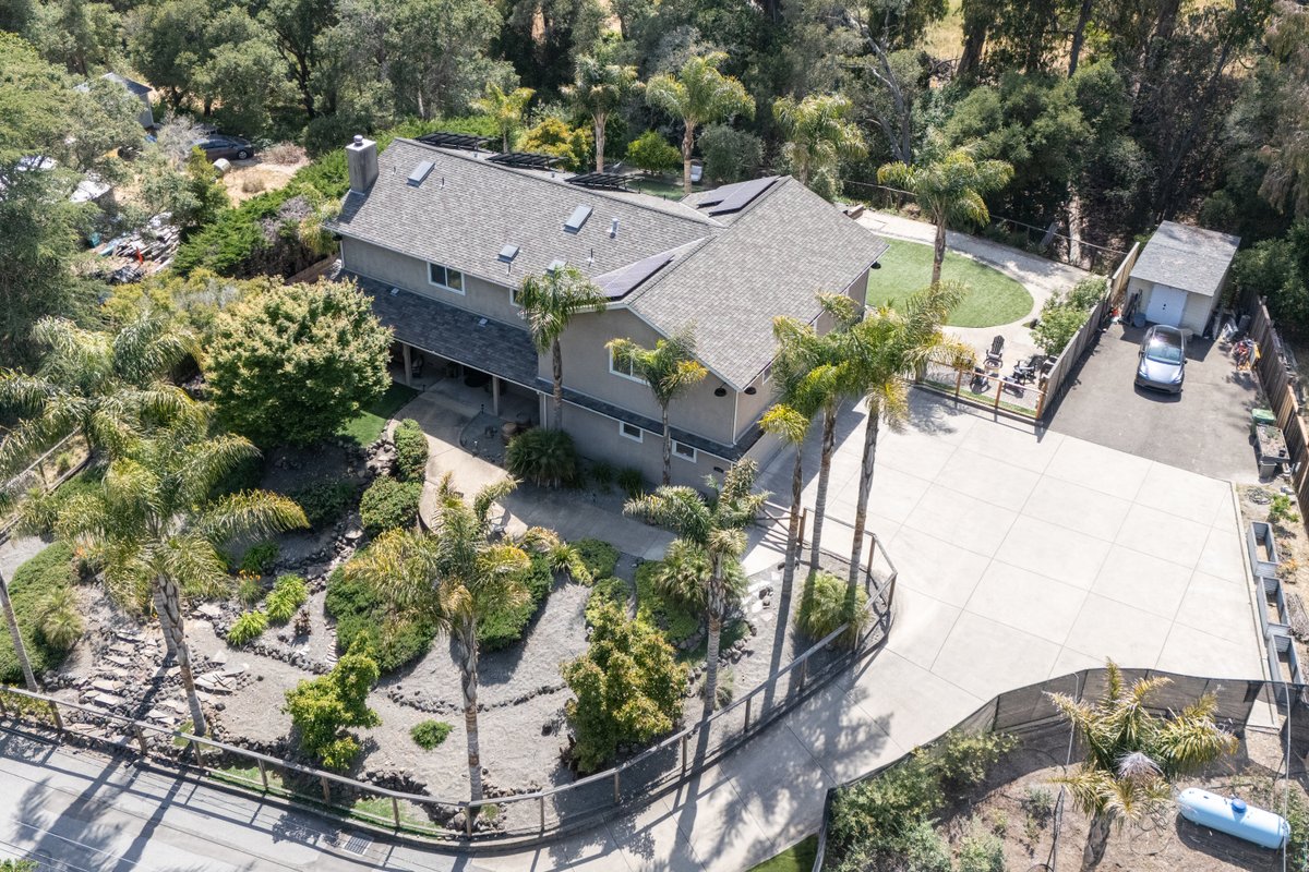 Spacious Family & Pet friendly home!